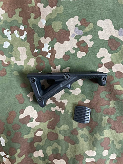 Přední rukojeť Magpul AFG-2 černá