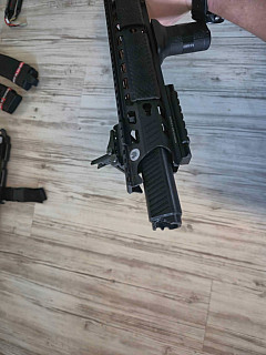 GC16 Predator (celokov) (3 hry) (+ grip a angled RIS lišty)