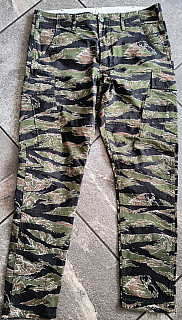 Tiger Stripes kalhoty Slim Fit Levi's 89 cm