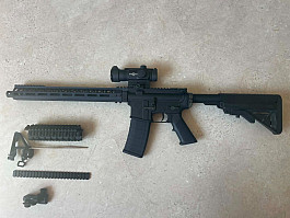 VFC Colt M4 RIS, jeden zásobník navíc