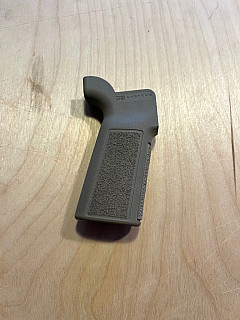 Grip / rukojeť B5 Systems P-Grip 23 FDE