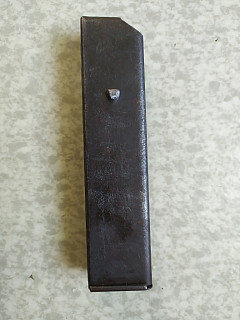 Originál válečný dvacetiranný zásobník do samopalu Beretta M1938
