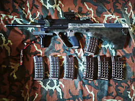 Tokyo Marui AUG - full up s Retroarms gearboxom+ jefftron / safe-semi/burst- full auto