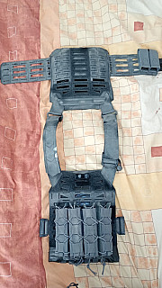 Prodám šedý Plate carrier s SMG a pistol sumky
