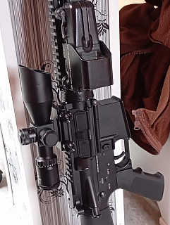 Hybridní M4/M16 DMR