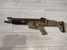 SCAR-L WE V3 GBBR poskozeny