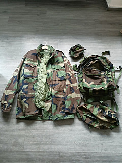 US Army woodland věci výstroj