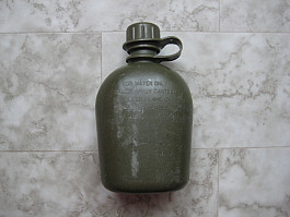 US polní láhev M62 (rok 77)