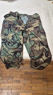 Originál US Army kalhoty v mask. M81 Woodland použité jako nové (velikost Large - Regular)