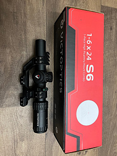 VictOptics LPVO puškohled S6 1–6x24