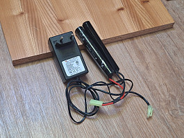 VB-Power nabíječka Ni-MH baterií s LED indikátorem + baterie NiMH 9,6V 1100mAh Delta Armory
