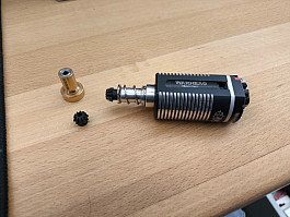 Bezuhlíkový motor Warhead 35k
