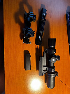 Puškohled 1x4 s motáží na úpravu zvětšení