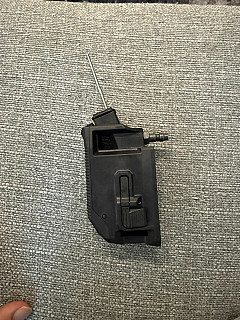 CTM 90° HPA adaptér pro AAP-01 a G-series na zásobníky AEG M4 - Černá