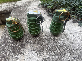 Prodám sbírku znehodnocené granáty a munice