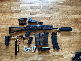 CM.045, AKS-74U, PP19, Eotech, Putnik