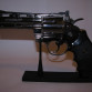 Pistole PYTHON 357 jako zapalovač (revolver) Zapalovač – pistole Zapalovač ve tvaru revolveru, kterému po natáhnutí kohoutku objeví u hlavně plamen